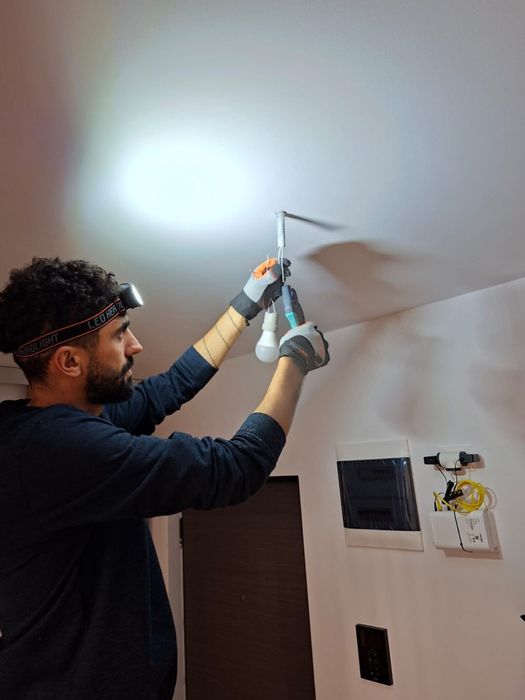 Electrician, Montaj prize, siguranțe, iluminat, plite, automatizari