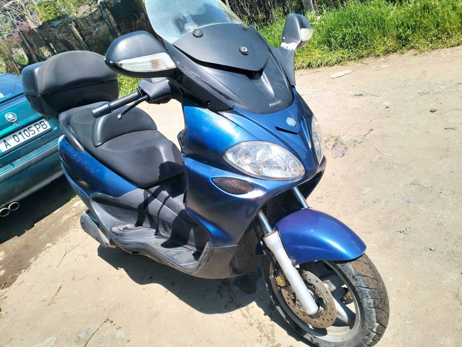 Продавам скутер piagio x 9 200 cc