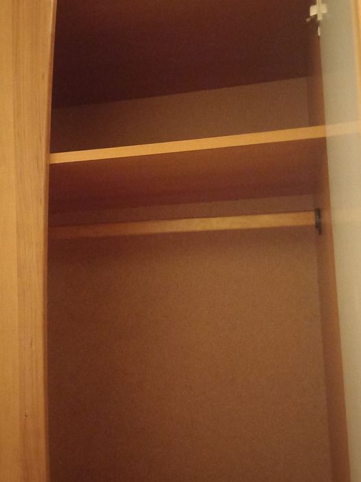 продам шкаф с полкой