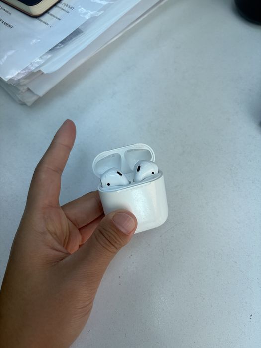 Наушники airpods 2. Срочно. Б/у