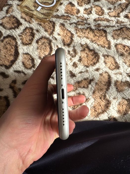 Продается айфон 11 бу