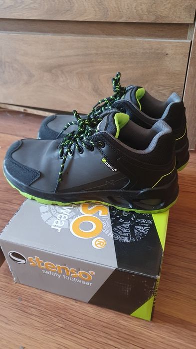 продавам обувки красовка 41 размера е добър размерът не ми пасна затов