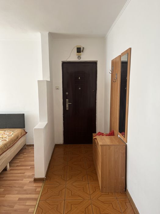 Inchiriez apartament cu o camera zona obor Braila