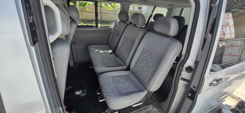 VW Transporter T5 2.5 TDi 130 Cp 2007 cu 9 locuri