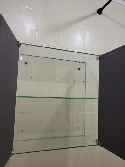 Зеркальный шкаф в ванную