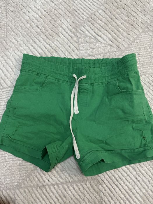 Шорты отдам за 700 тг