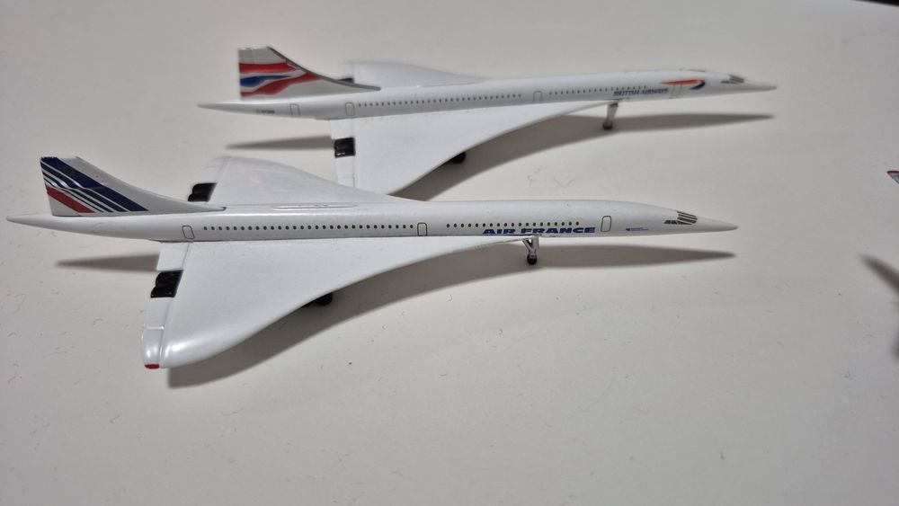 Machete avioane de  colectie metal Italia