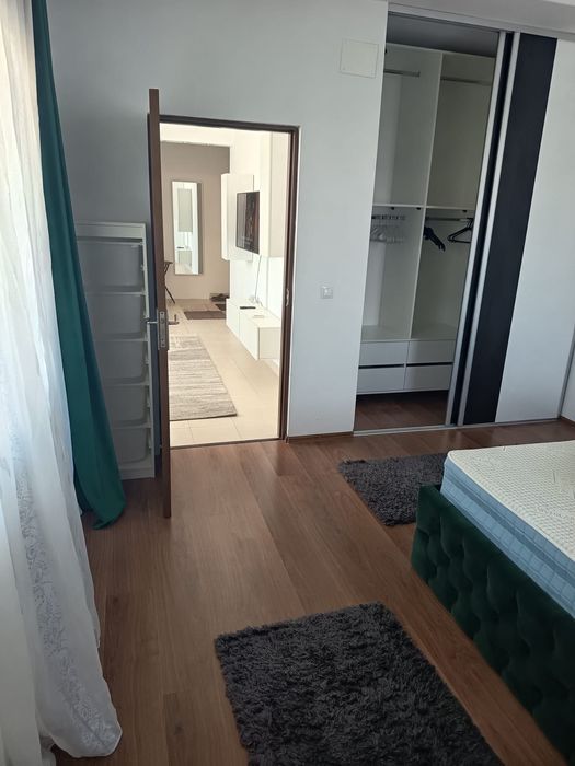 Inchiriez apartament zona stadionului Floresti