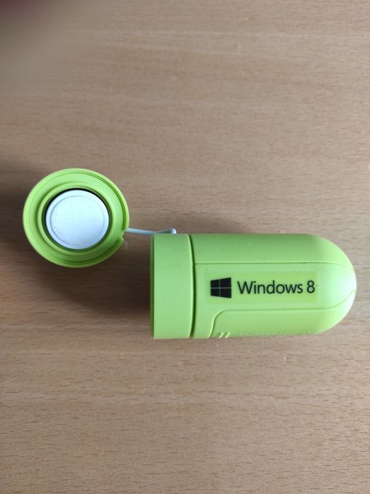 Оригинална преносима  аудио колонка BOOMBOX в атрактивен зелен цвят