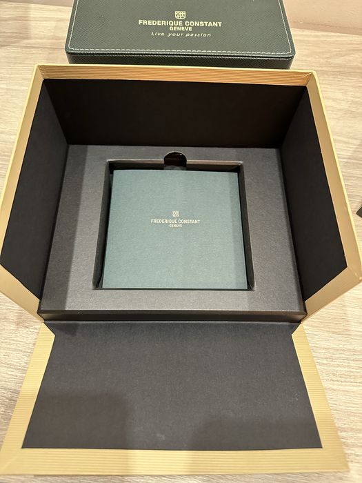 Frederique Constant Classic Quartz мъжки часовник