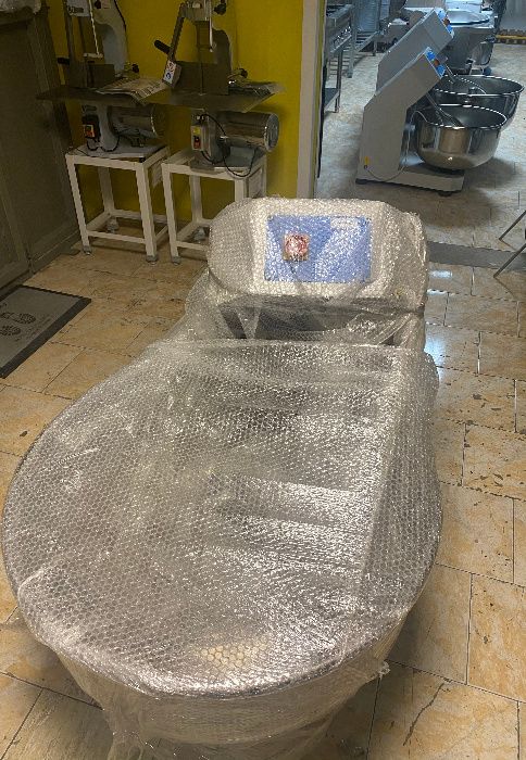 Тестомес, миксер, тестораскатка..