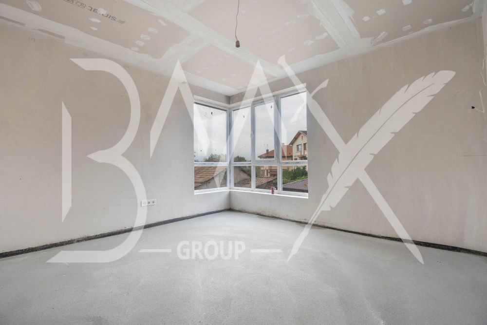 Тристаен Враждебна