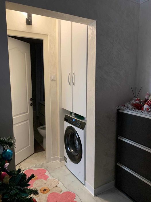 Se vinde apartament cu 2 camere ,decomandat ,etaj 4/4 cu pod.