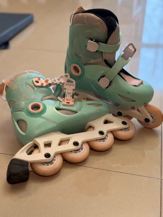 Role copii PLAY5 verde deschis, mărimea 28–30 + protecții