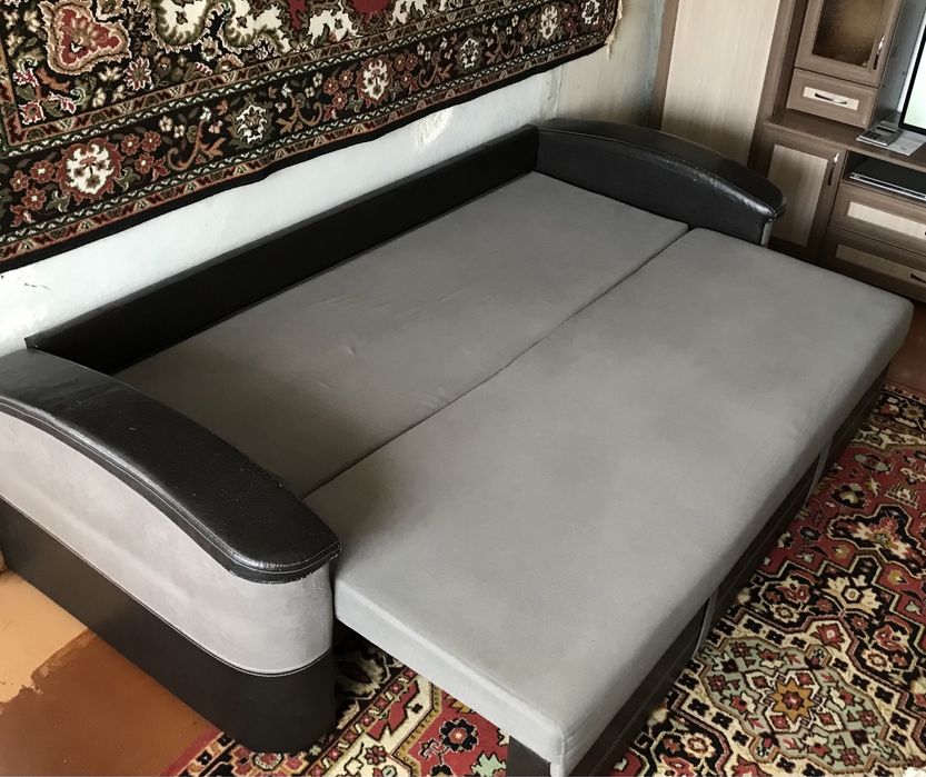 Продам диван и два кресла