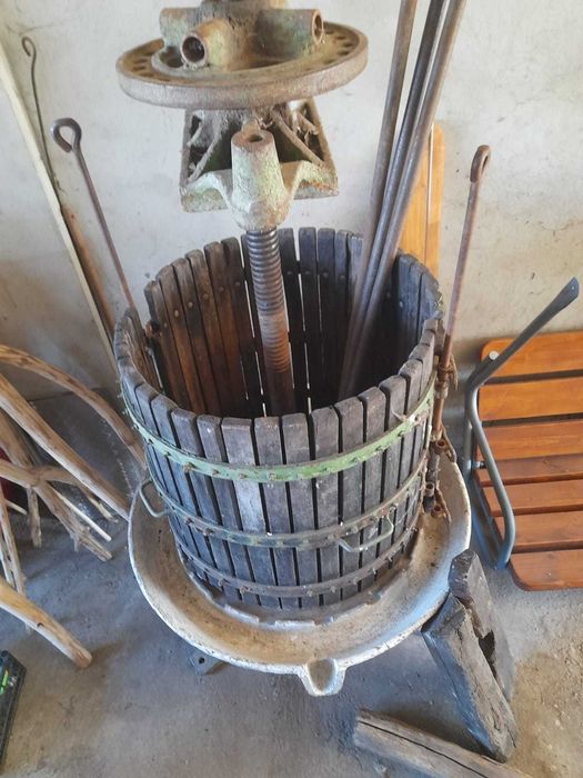 Presa, teasc de struguri