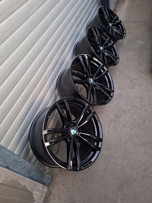Jante BMW G11,G12 seroa 7 sau G30 pe 19  originale in doua latimi negr