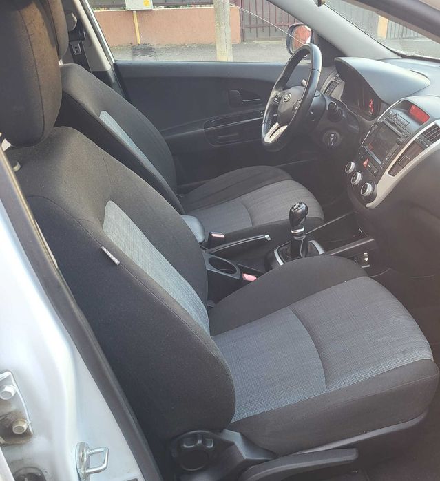 KIA CEED 1.4 an 2012 euro 5 116 CP stare deosebita tehnica si estetica carte service unic propietar,recent adus factura garantie