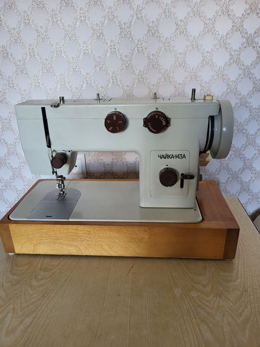 Швейная машинка Чайка