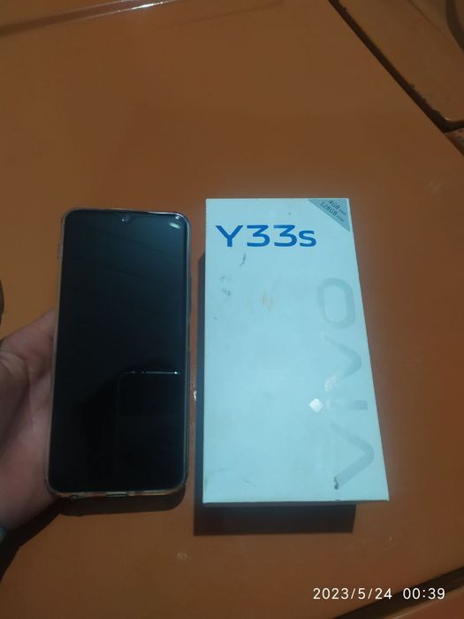 Vivo y 33 s sotiladi.    Karopka , dakument bor. Zaryadnik radnoy.