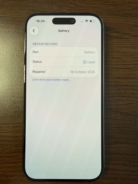 iPhone 15 Pro Black с  батерия 100%