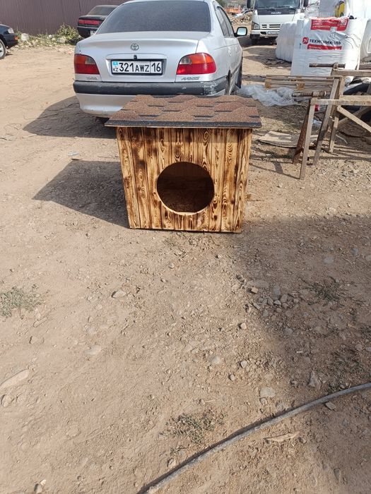 Продам собачую будку. 80 на 80.