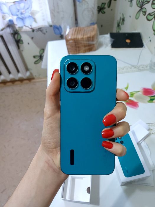 Продам телефон б/у Honor X8c