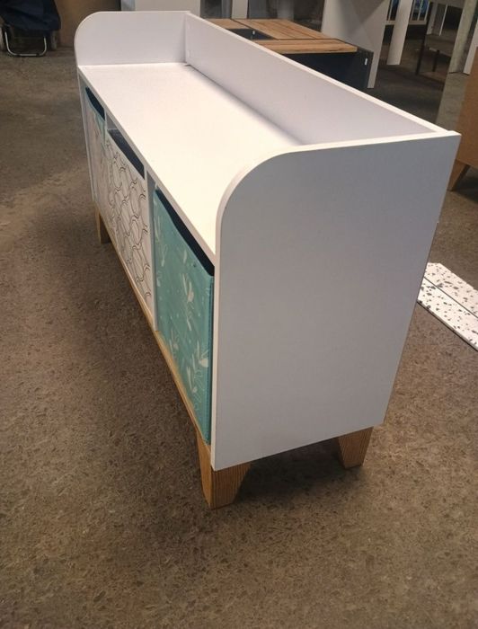 Етажерка с 3 отделения