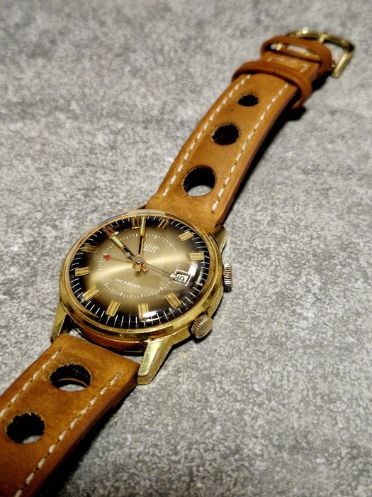 Ceas mecanic cu alarma  , placat cu aur