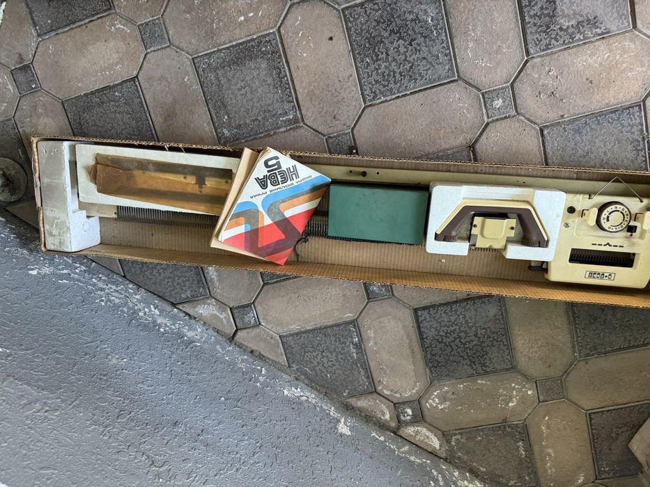 Вязальная машина Нева