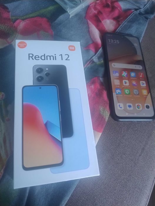 Продава се Redmi 12 256gb + 12gb ram