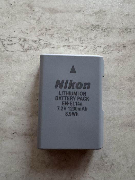 Фотоапарат Nikon D3300 + китов обектив 18-55mm