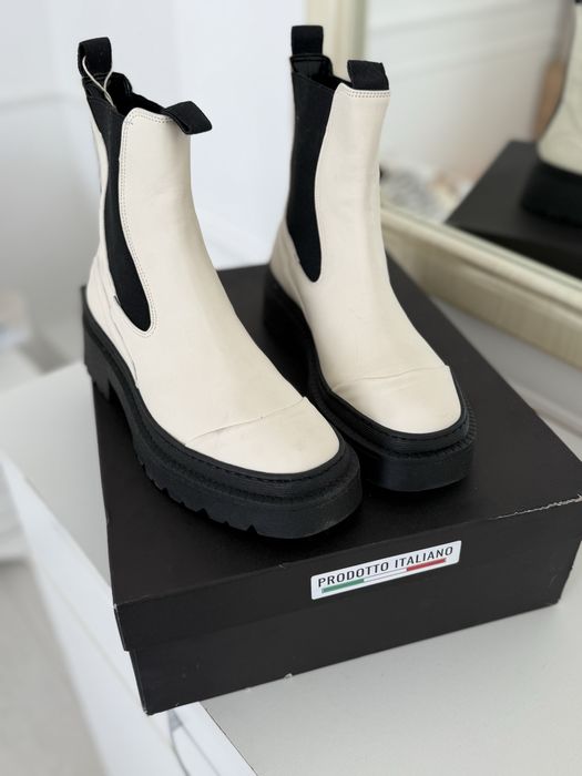 Продаю ботинки челси