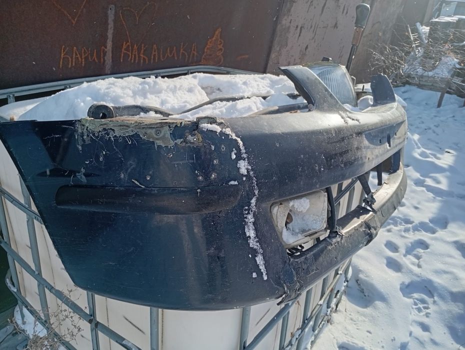 Продам запчасти на мазду 323 bj