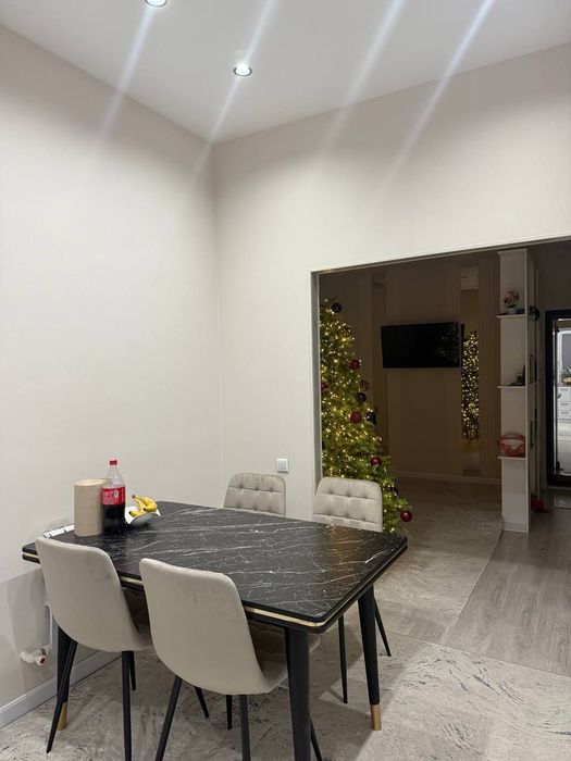 Янги чоштепа БМ Домларидан 2 хонали квартира сотилади