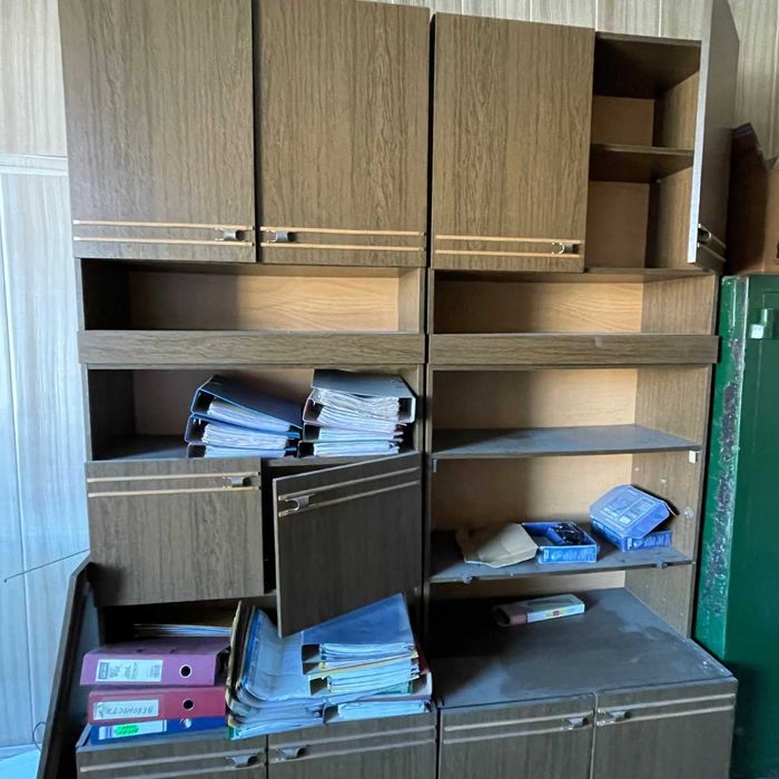 Мебели Соц – гардероби, секции, маси – запазени