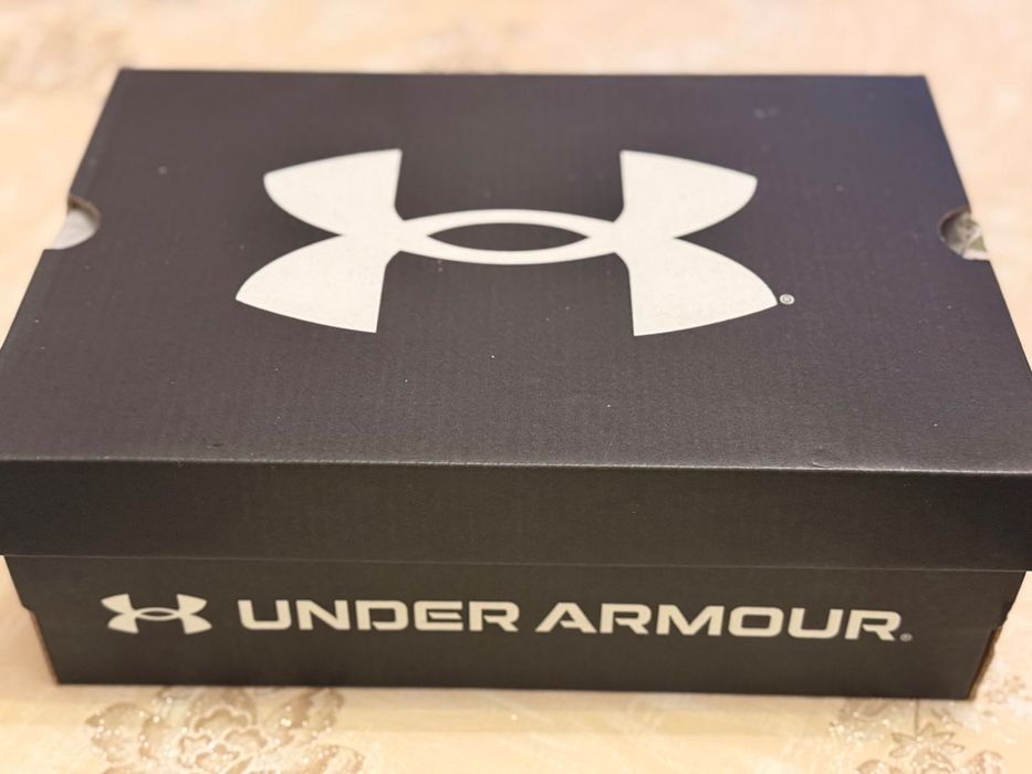 маратонки Under Armour