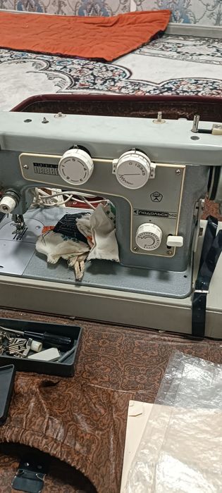 Тикув машинаси сотилади