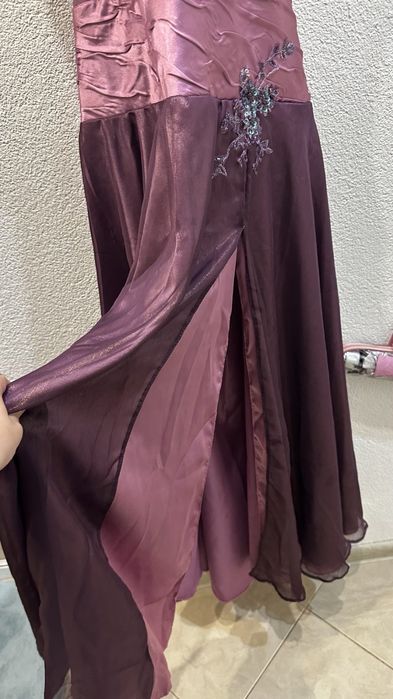 Бална рокля с гол гръб