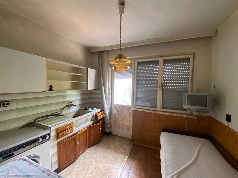 Продава се Двустаен апартамент в Карлово - 65 кв.м за 1177 €/кв.м - Снимка #2
