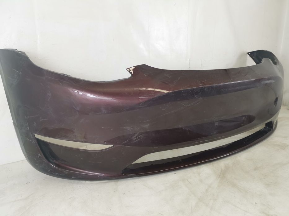 Предна броня Tesla Model Y Оригинална В добро състояние Tesla Model Y