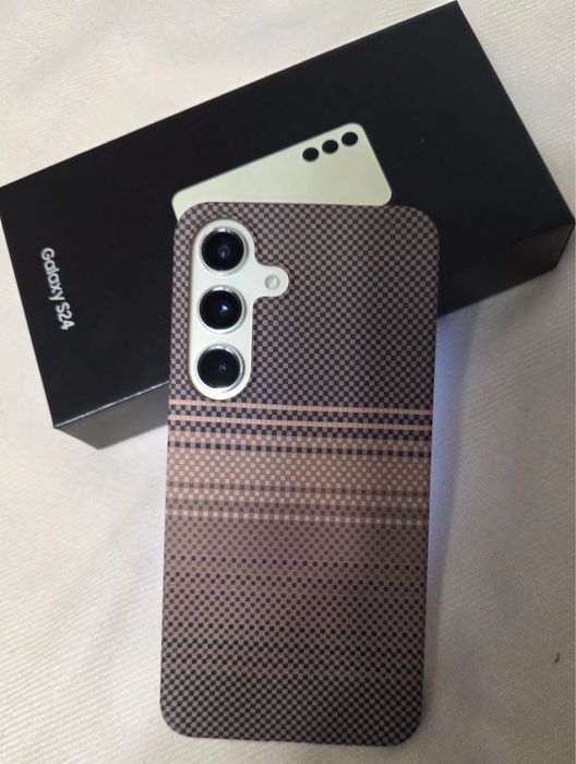 Samsung Galaxy S24 - 256 GB, amber yellow, baterie 100%