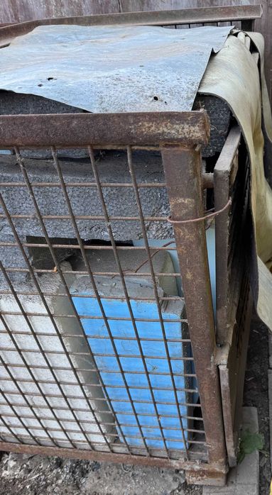Boxpaleti metalici stare buna, pret negociabil, 2 buc.