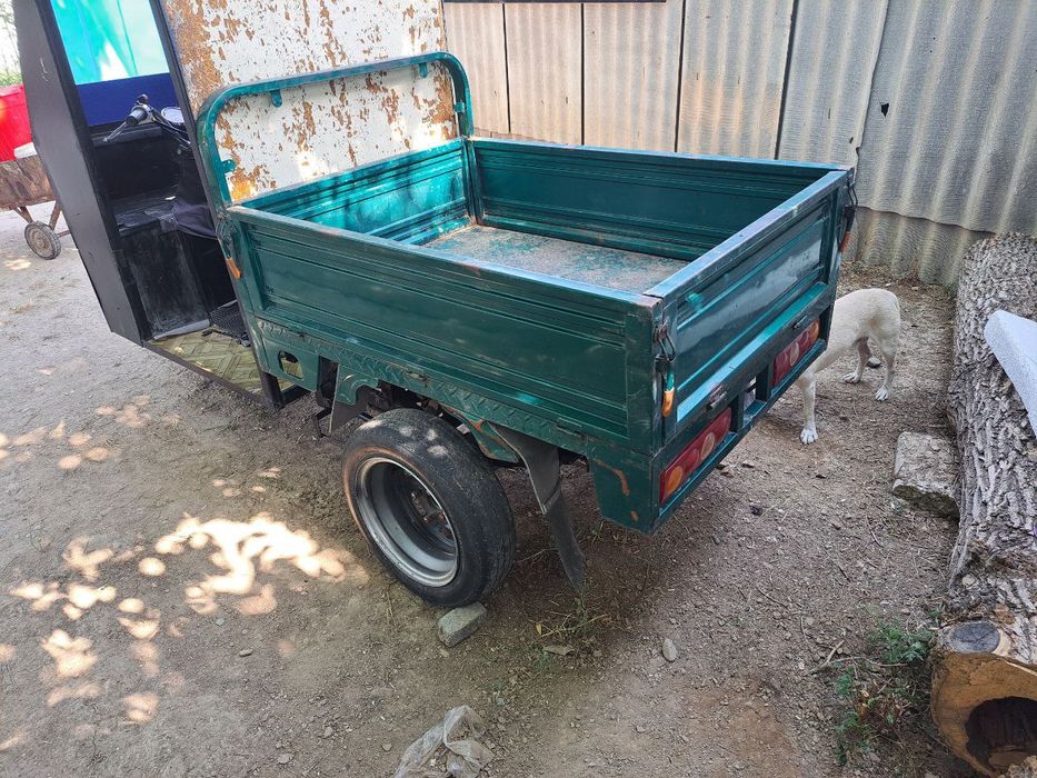 Грузовой мотороллер