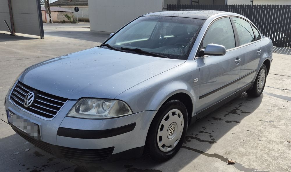 Volkswagen Passat b5.5 (3BG)berlină( sedan),înmatriculată  în RO
