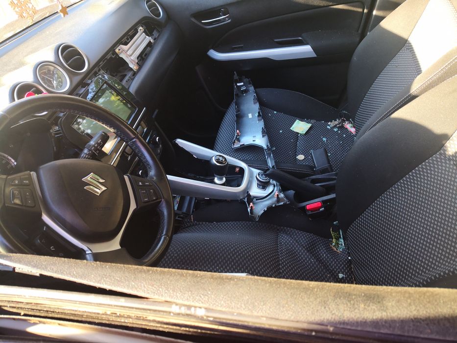 Dezmembrez  Suzuki Vitara 1.6 ddis 2015+