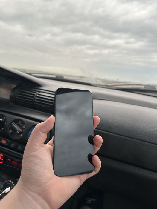 Айфон 13 идеал БЕЗ царапин 100%АКБ