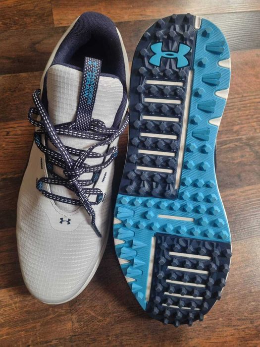 Чисто нови маратонки under armour!
