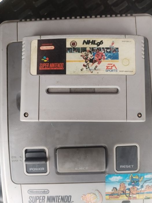 Super Nintendo продам с телевизором