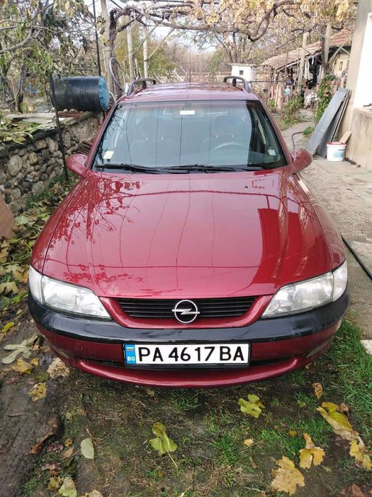 Продавам Опел Вектра 1,8 комби